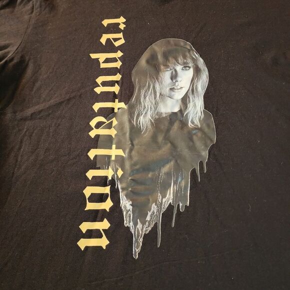 Taylor Swift Reputation Black Tshirt With Graphic Size Large - Picture 2 of 6